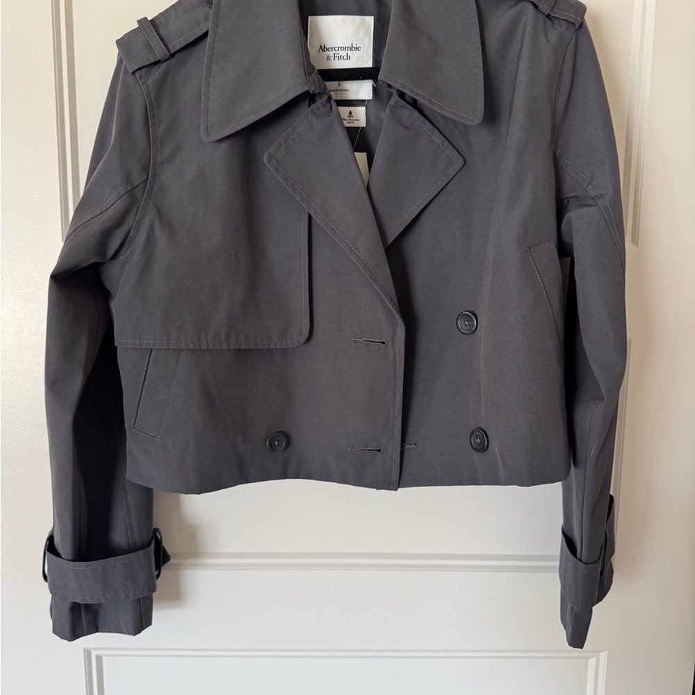 🩶 Abercrombie & Fitch 🩶 cropped trench coat - size s ✨ nwt ✨ never worn